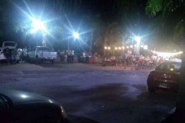 La costanera goyana estuvo repleta pese a las restricciones