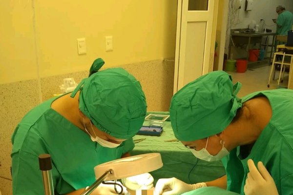 Realizaron dos cirugías oculares en el Hospital Irastorza