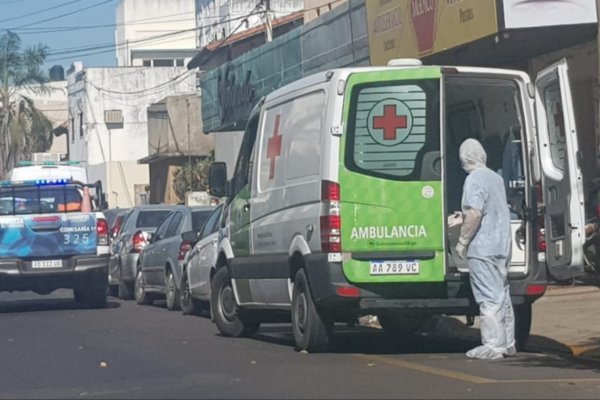 Tenía COVID-19 y murió frente a una clínica céntrica de Capital