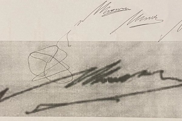 Las firmas de Diego Maradona encontradas en la casa del doctor Leopoldo Luque