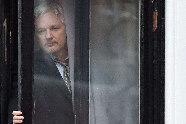 Julian Assange contra las Furias vengadoras