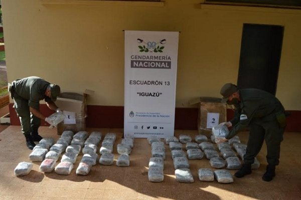 Realizan la apertura de encomiendas que contenían más de 58 kilos de marihuana