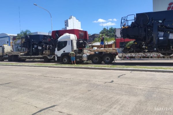 Chocaron dos camiones sobre avenida 3 de Abril