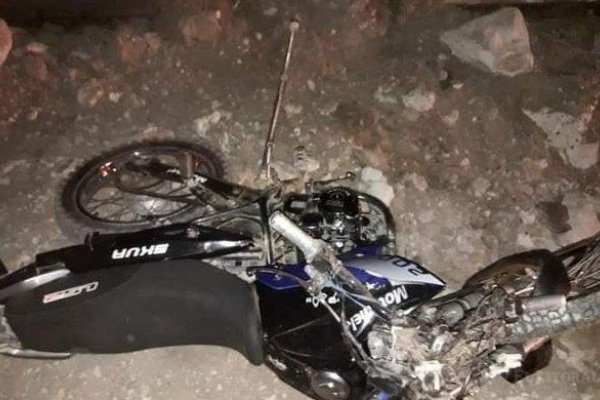 Murió el joven que cayó a un pozo cuando manejaba su moto