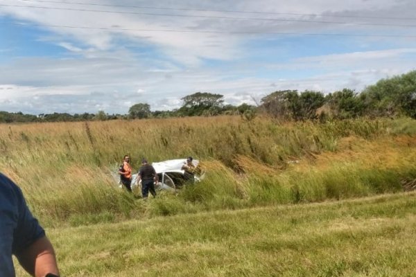 Un hombre se durmió y volcó sobre la Ruta Nacional 12