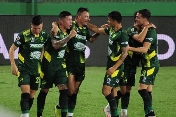 Copa Liga Profesional: Defensa y Justicia goleó a Newell’s y lo hundió