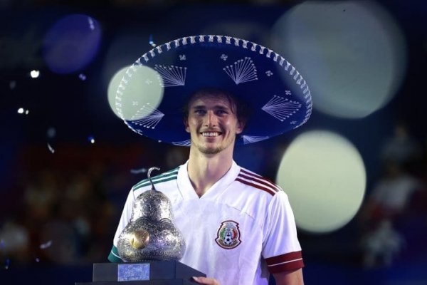 Zverev se impuso ante Tsitsipas y se consagró campeón en Acapulco