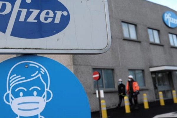 Pfizer anunció que empezó los ensayos clínicos de su vacuna en niños