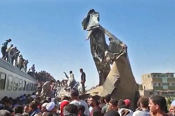 Un accidente ferroviario en Egipto dejó 19 muertos y 185 heridos