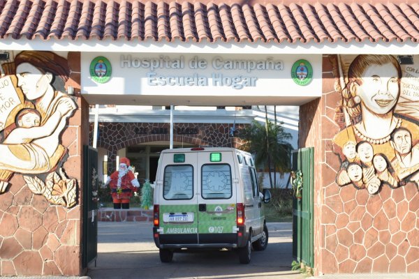 Un muerto y 46 pacientes en terapia intensiva en el Hospital de Campaña