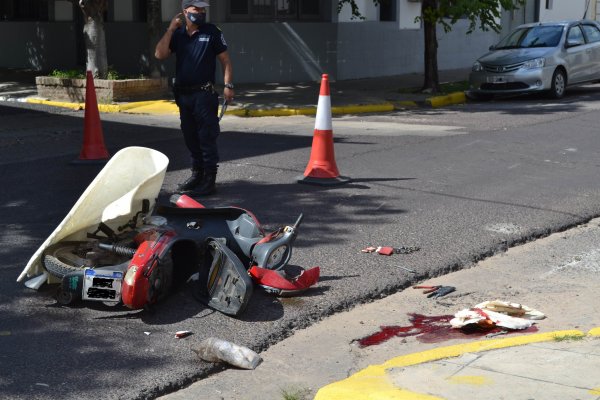 Motociclista con politraumatismo de cráneo tras un grave accidente