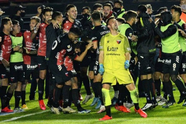 Copa Liga Profesional: Colón eliminó a Talleres en los penales