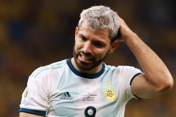 Sergio Agüero dio positivo en un test rápido y no viaja con la Selección