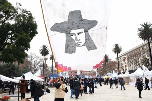 Instalaron 2000 carpas en Plaza de Mayo en reclamo de la libertad de Milagro Sala