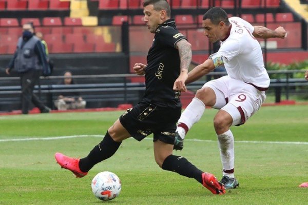 Con dos goles del correntino Sand, Lanús goleó a Colón