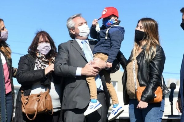 Alberto Fernández arrancó la campaña en provincia de Buenos Aires con Victoria Tolosa Paz y Daniel Gollan