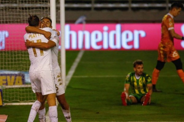 Racing le ganó a Aldosivi en Mar del Plata con polémica incluida