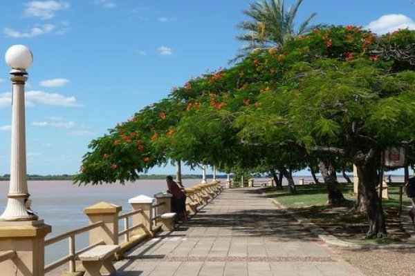 Inicio de semana con cielo despejado en Corrientes