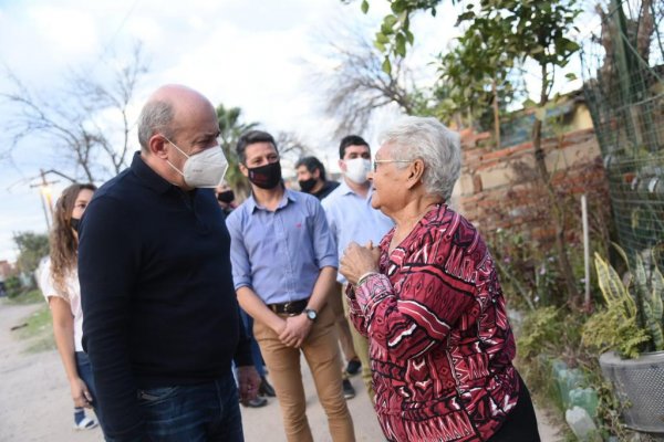 Canteros recorrió el barrio San Marcos junto a dirigentes de la Democracia Cristiana