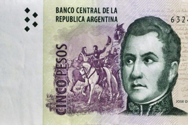 El Presidente prometió que la imagen de San Martín volverá a los billetes