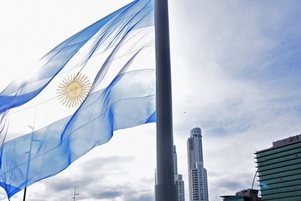 El año 2001, marcó el comienzo de la decadencia institucional, socio, política y económica de Argentina