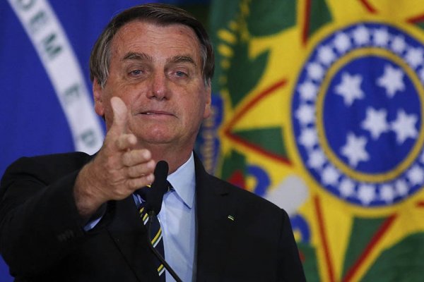 Bolsonaro llamó a la población a comprar fusiles