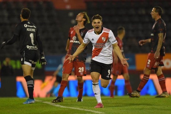 River goleó a Newell's de la mano de Álvarez y se acercó a los punteros