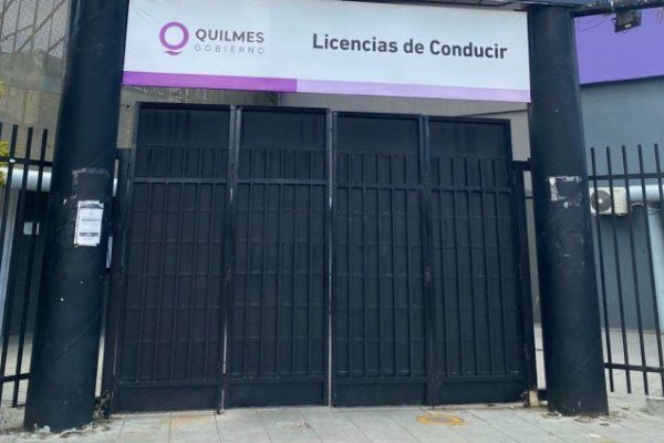 Fue a rendir el examen de manejo con un cadáver en la ambulancia