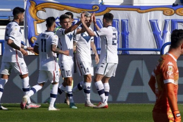 Con dos goles de Thiago Almada, Vélez le ganó a Aldosivi