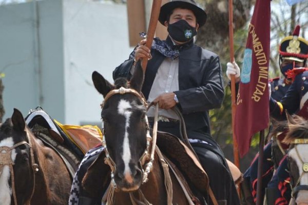 Llegó a Yapeyú el excombatiente de Malvinas que cabalgó desde Buenos Aires