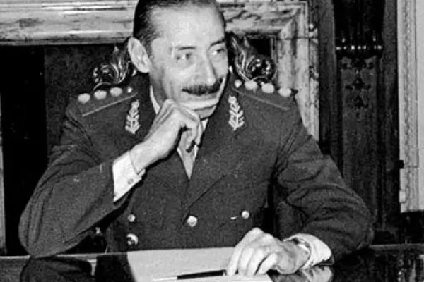 Videla en una lista de dictadores a quienes España les quitará sus condecoraciones