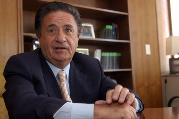 Llega a Corrientes el expresidente Eduardo Duhalde