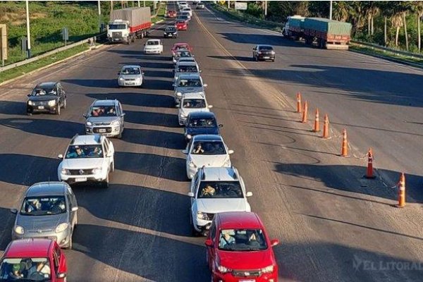 Intenso tránsito en el puente Chaco-Corrientes por el fin del feriado largo