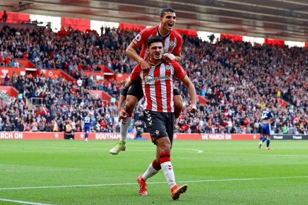 Leeds perdió ante Southampton y se hunde en la Premier League