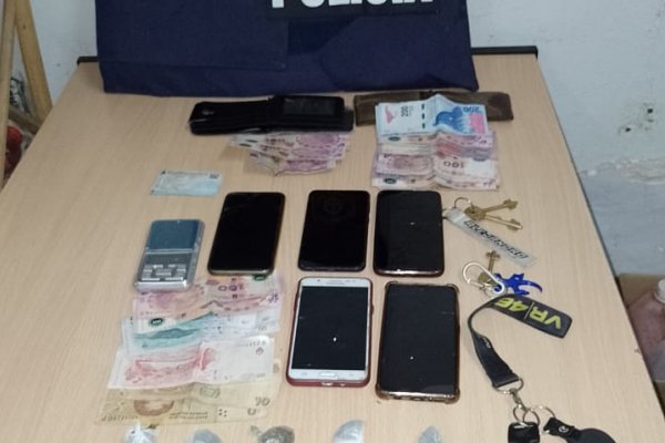 Durante operativos de rutina demoran a 6 personas y secuestran dosis marihuana