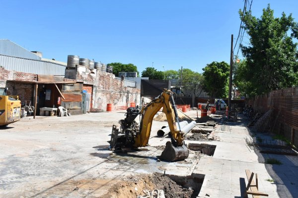 Aseguran que construcción del nuevo Mercado Ex Vía avanza dentro de lo previsto