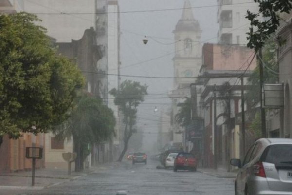 Corrientes bajo alerta por tormentas fuertes