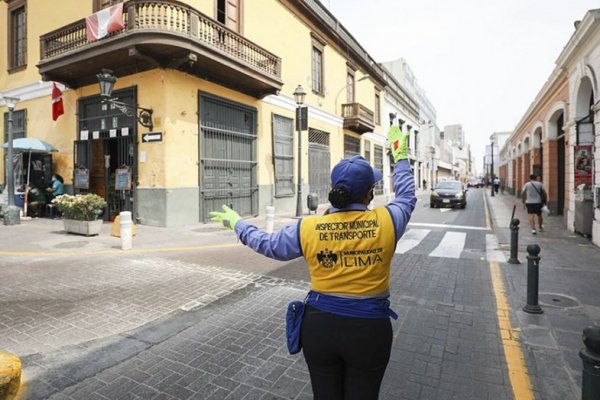 Perú prohíbe reuniones sociales durante las fiestas ante la suba de casos de coronavirus