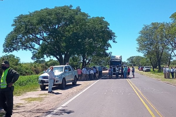 Nuevo corte de Ruta 12 por parte de tabacaleros goyanos