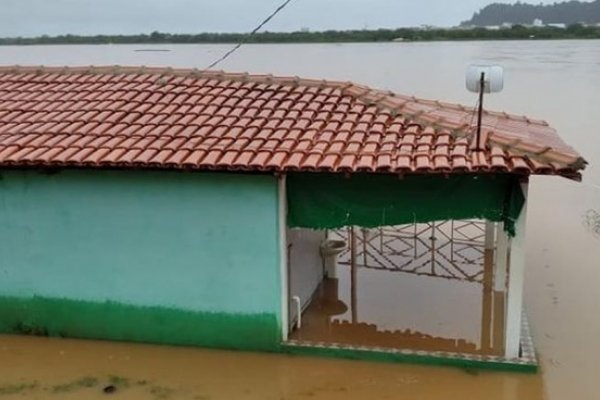 Al menos 18 muertos ya dejaron las inundaciones en el estado brasileño de Bahía