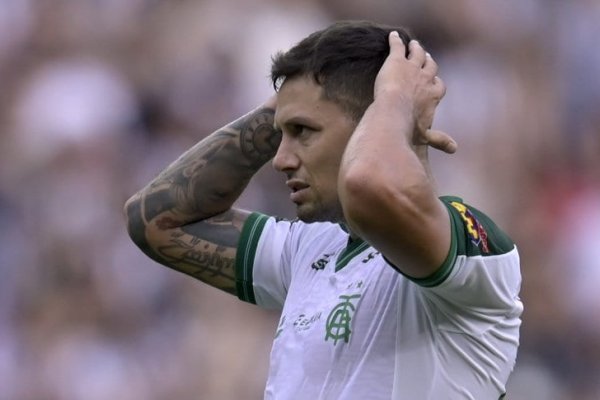 Se cayó el pase de Mauro Zárate a Gimnasia