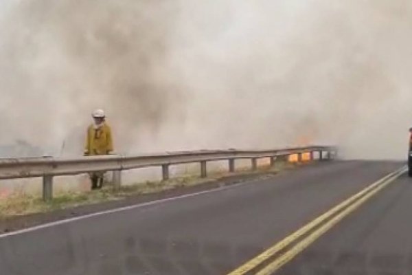 Incendios de pastizales afectan la circulación por Ruta 12