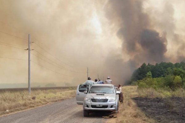 Cortaron el tránsito entre Caá Catí y Berón de Astrada por el avance de los incendios