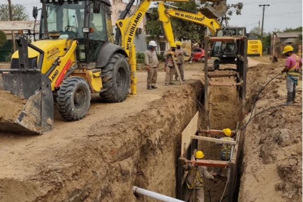 Avanzan con la ampliación de redes de agua y cloaca de los barrios Lomas del Mirador y Molina Punta