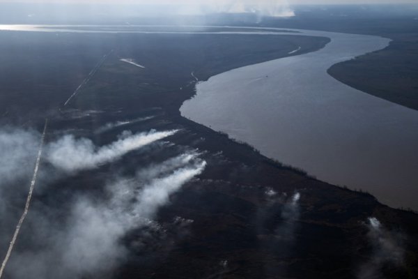 Por los incendios, las Fuerzas Armadas realizan tareas de apoyo en el Delta del Paraná