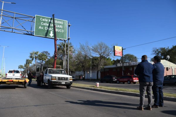 Inició la renovación de la señalética en altura del corredor Belgrano