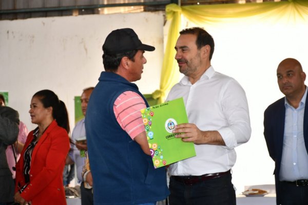 El Gobernador Valdés asistió a productores afectados por los incendios y anunció mejoras de dos rutas