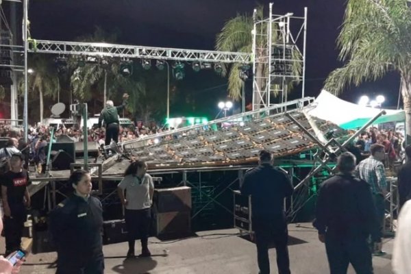 VIDEO| Cayó una pantalla gigante e hirió a dos personas en un festival en Corrientes