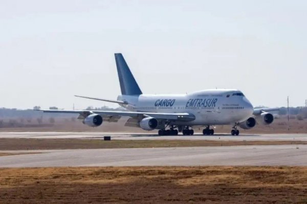 Avión venezolano-iraní: autorizaron la salida de los cinco tripulantes retenidos