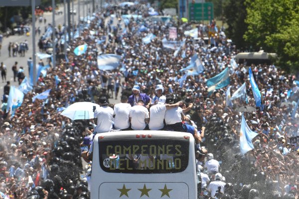 La hinchada argentina, elegida como la mejor del mundo en los Premios The Best